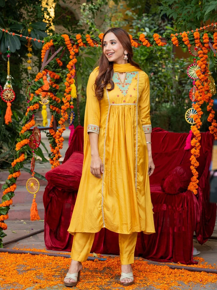 Celebrate Diwali In Style: Exclusive Deals On Clothing Brands