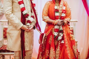 Thoughtful Lohri Gifts Under ₹5000 For Newlyweds