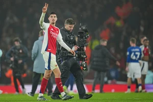 | Photo: AP/Kin Cheung : Britain Soccer Premier League: Arsenal Vs Ipswich Town