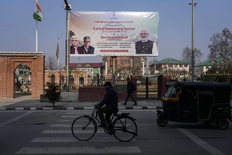 Banner in Srinagar welcoming PM Modi to inagurate Z-Morh tunnel (January 13, 2025) | - AP