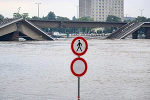 | Photo: Robert Michael/dpa via AP : Central Europe Floods: Flooded Elbe river in Germany