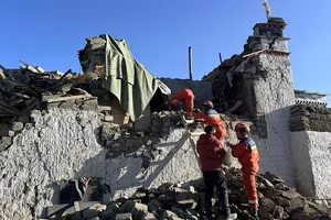 | Photo: Xinhua via AP : 7.1-Magnitude Earthquake Strikes China’s Tibet Region