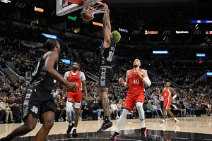 | Photo: AP/Darren Abate : Clippers Spurs Basketball