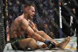 UFC 264 Conor McGregor Injures Leg, Dustin Poirier Wins Showdown