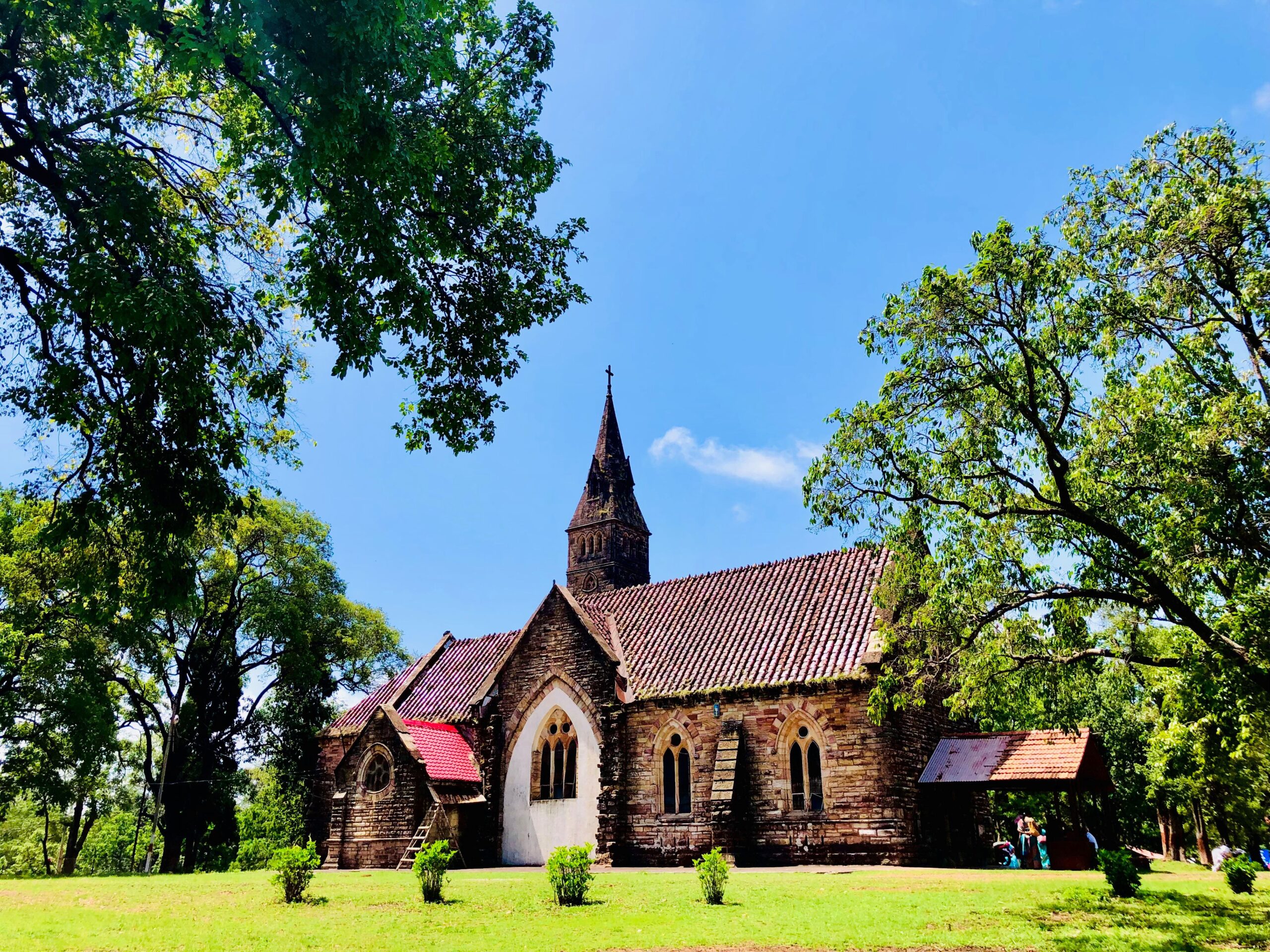 Architecture in Pachmarhi: Past Perfect