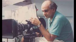 Mani Kaul was enamoured by the world of mainstream cinema. 