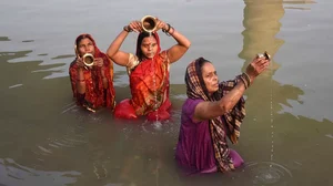 Makar Sankranti: Devotees in Patna