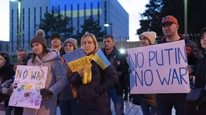 Demonstrators rally in support of Ukraine