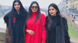 Khushi Kapoor with mom Sridevi and sister Janhvi Kapoor