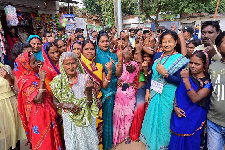 Kalpana Soren with women voters in Jharkhand - | Photo: PTI