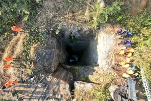 | Photo: PTI : Labourers trapped inside a coal mine in Assam