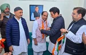 PTI : Former Matia Mahal MLA Asim Ahmed Khan joins the Congress ahead of Delhi Assembly elections scheduled in 2025, in New Delhi, Monday, Dec. 23, 2024.