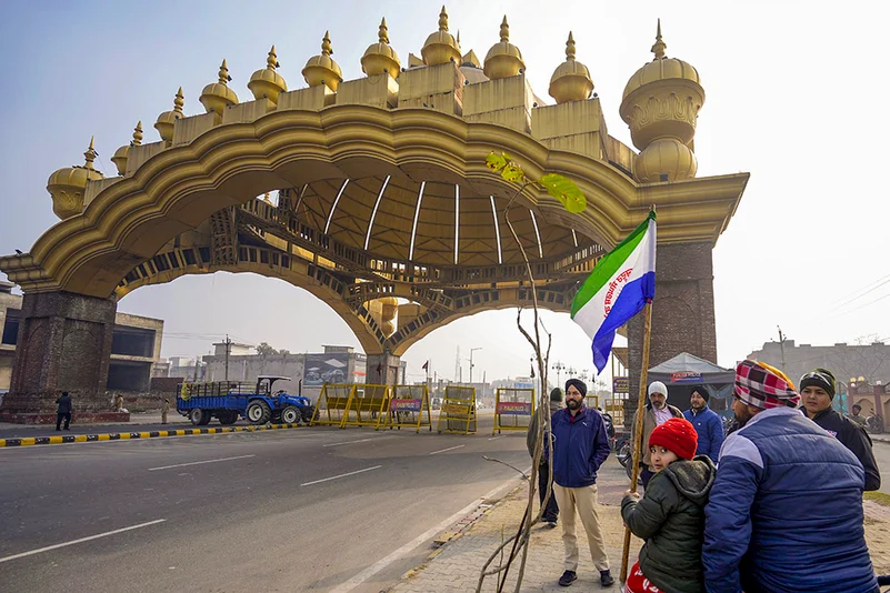 Farmers protest Punjab bandh by farmers photos: 7