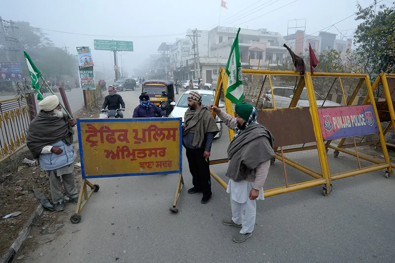 Farmers protest Punjab bandh by farmers photos: 8