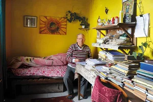 24 Hours In The Life Of Ruskin Bond: Dreams, Dictionaries, Purple Pens And Other Passions