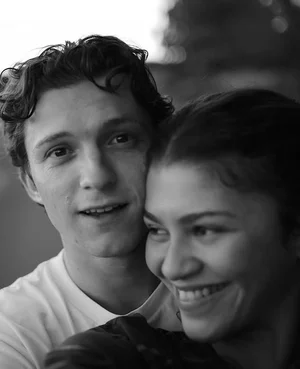 ellesingapore/instagram : Actors Zendaya and Tom Holland get engaged