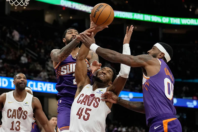 NBA Basketball Game: Cleveland Cavaliers vs Phoenix Suns