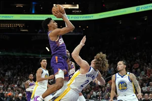 Photo: AP/Rick Scuteri : NBA: Golden State Warriors vs Phoenix Suns