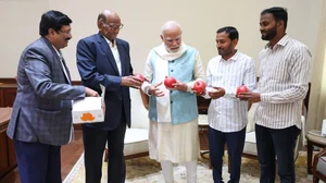 | Photo- PM Office : Sharad Pawar Meets PM Modi, Presents Pomegranates From Maharashtra Farmers