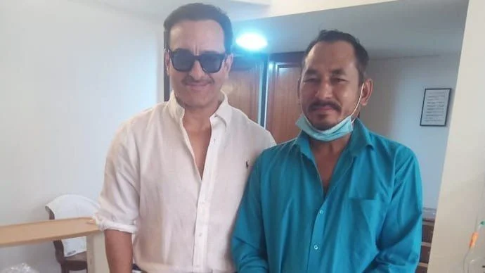 Saif Ali Khan Hugs Auto Driver Who Took Him To Hospital