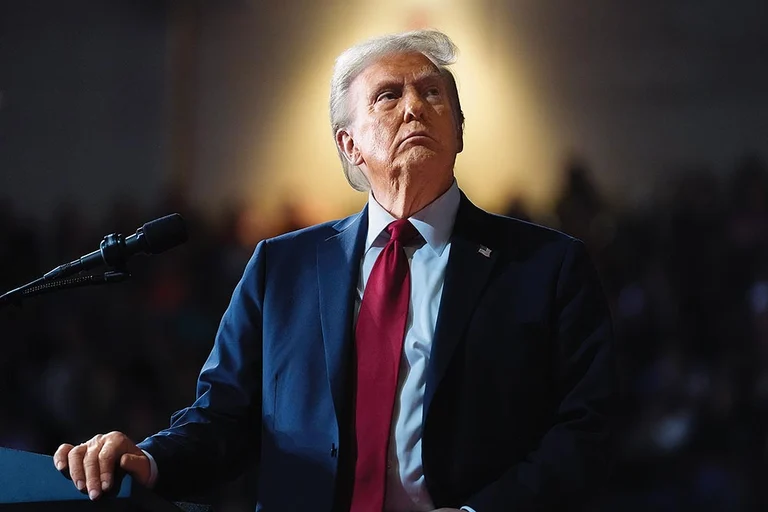 Red Wave Rising: US President-elect Donald Trump at a campaign rally at the Salem Civic Centre, Virginia - | Photo: AP