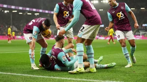 Burnley beat Sheffield United 2-0