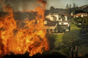 AP : Los Angeles Wildfire