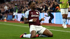 Jhon Duran celebrates scoring the winner for Aston Villa against Everton.