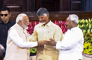 PTI : PM Modi with TDP's Chandrababu Naidu and JDU's Nitish Kumar 