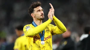 Mats Hummels departs Borussia Dortmund.