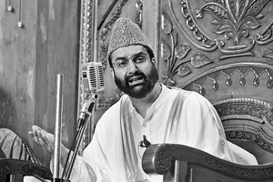 Photo: Getty Images : Emotional Moment: The Mirwaiz, released from house arrest, delivers the Friday sermon at Jamia Masjid on September 22, 2023