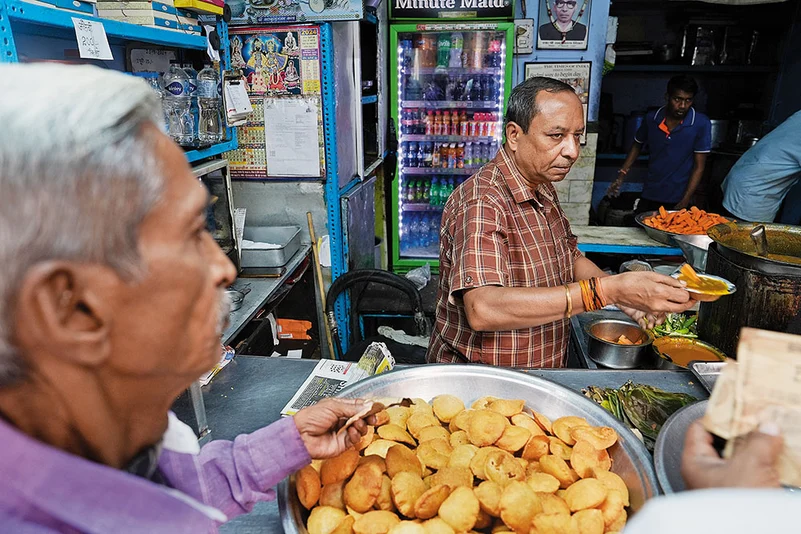 Popular Haunts: Bedmi Puri and aloo ki sabzi being served