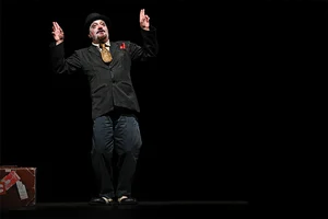 A Whimsical Act: Vinay Pathak in  
the play Nothing Like Lear