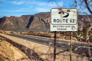 emjaybea/Shutterstock : Route 62 from Oudtshoorn, South Africa