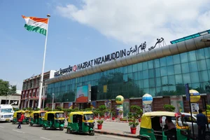 Amnat Phuthamrong/Shutterstock : The Hazrat Nizamuddin railway station of Delhi