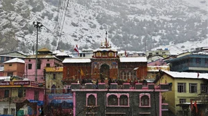 sachinakt1/Shutterstock.com : The Badrinath Temple in winter