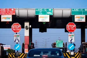 Memories Over Mocha/Shutterstock : From April 1, 2025, there will be mandatory toll collection using FASTag across all 22 state-run highways in Maharashtra