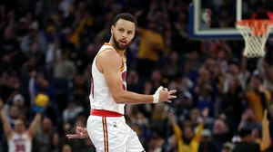 Stephen Curry produced a record-breaking display for Golden State Warriors