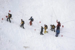 Austria: Avalanche Kills 3 Skiers, Injures 2 In Salzburg