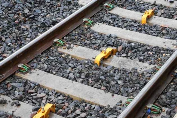 File Image : Maharashtra: 6 Dead After Train Runs Over Them On Tracks In Jalgaon